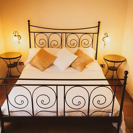 Bed & Breakfast Antica Dimora Caruso 3*